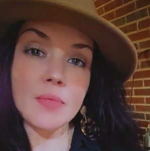 Meet your Posher, Whitney